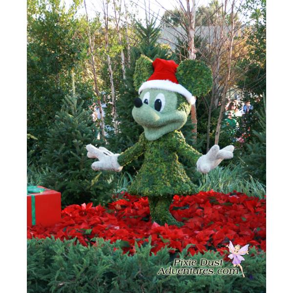 Epcot-Minnie-Christmas-Topiary